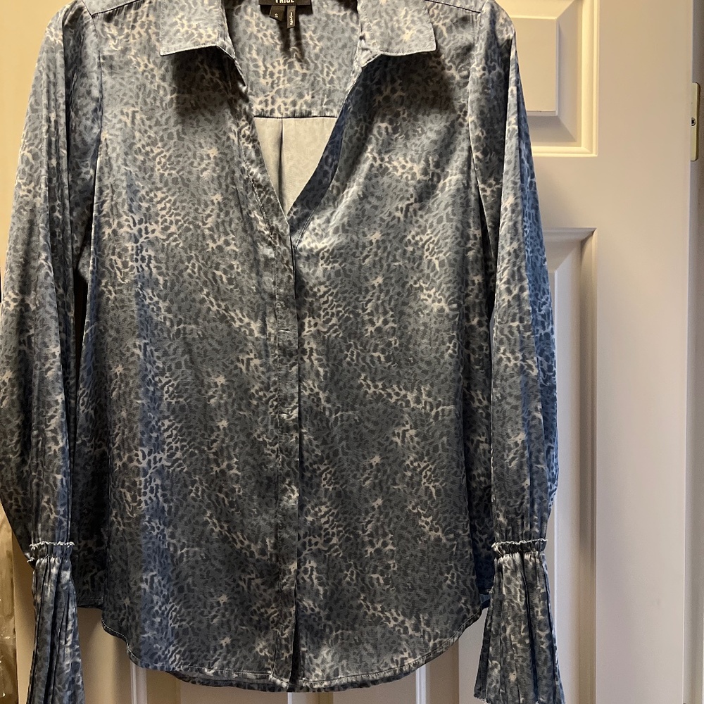 PAIGE blouse in size S.  Lightweight, perfect for Spring